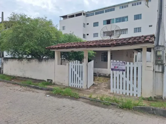ALUGO APENAS PARA TEMPORADA EM PIÚMA ES NA ALTURA DO QUIOSQUE 30.