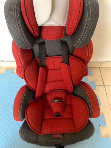 Cadeira de bebê pra carro.
