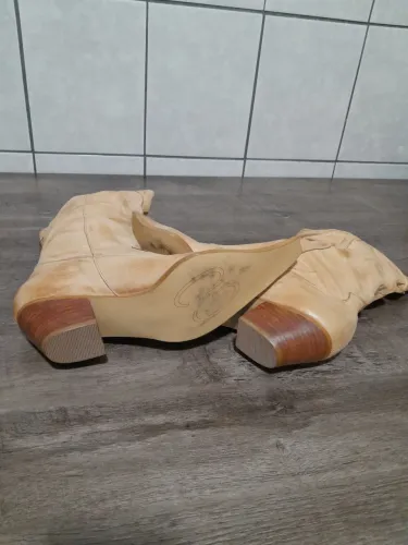 Estou vendendo  botas ? ? 
