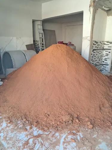 Vendo DUAS. carradas de BARRO valor 400 reais