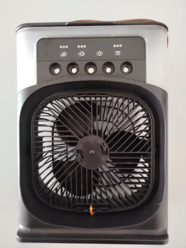 VENTILADOR PORTÁTIL COM EVAPORADOR DE ÁGUA