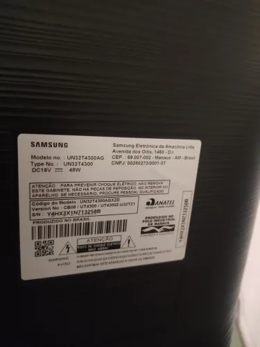 Tv Samsung smart 32 1 ano de uso,no plástico