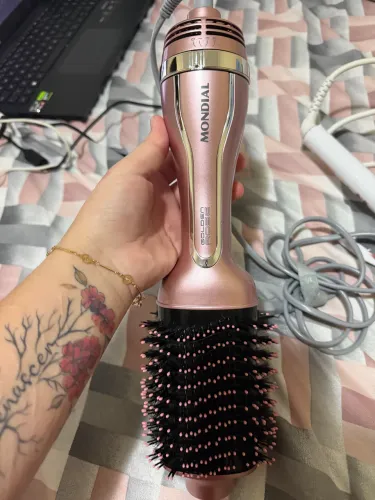 Vende-se escova secadora rotativa para cabelo