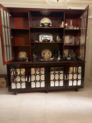 Armário estilo cristaleira/buffet