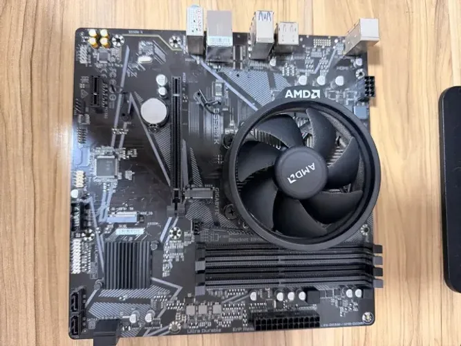 Kit Upgrade Ryzen 7 5700G 8/16 + Gigabyte B550M K | Radeon Integrado