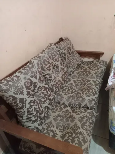 Sofa e 2 poltronas de madeira