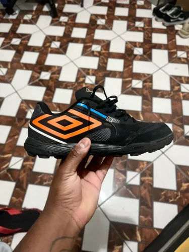 Chuteira de futebol society Umbro pro 5 bump TAM 39