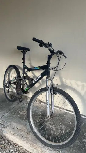 BICICLETA CALOI ARO 26 POUCO USADA