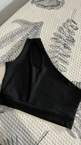 Top feminino preto