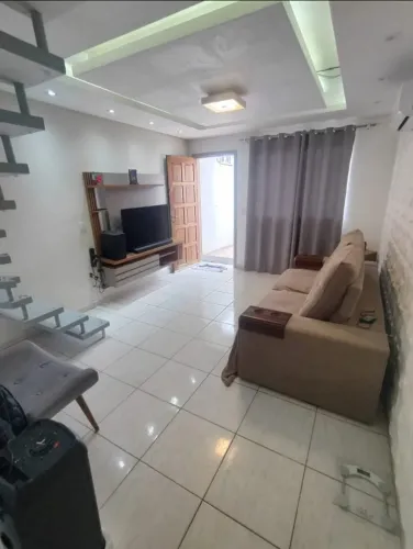 ÓTIMO SOBRADO NO BAIRRO SANTA REGINA EM CAMBORIÚ