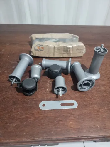 Kit 6 pés de cama box 2 com rodinha