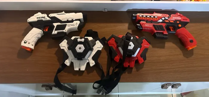 Kit laser tag - 2 armas e 2 coletes, completo
