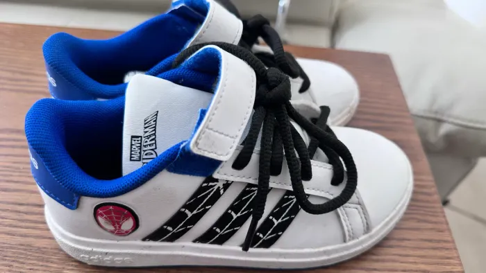 Tênis Adidas infantil - Spider Man 