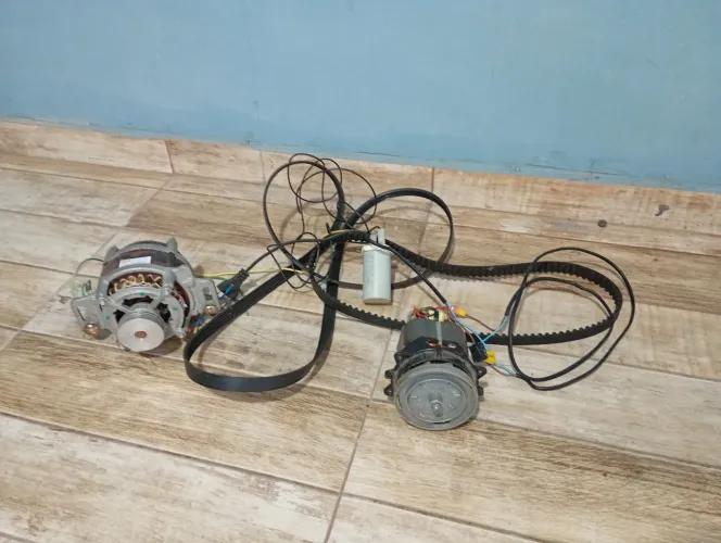 MOTORES MÁQUINA DE LAVAR E TANQUINHO FUNCIONANDO PERFEITAMENTE $ 100 REAIS RETIRAR