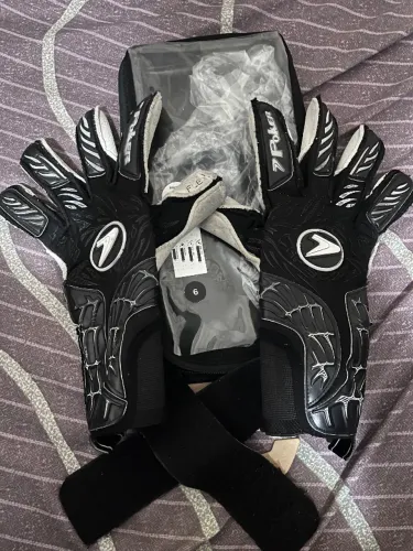 Luva de goleiro poker champion 8