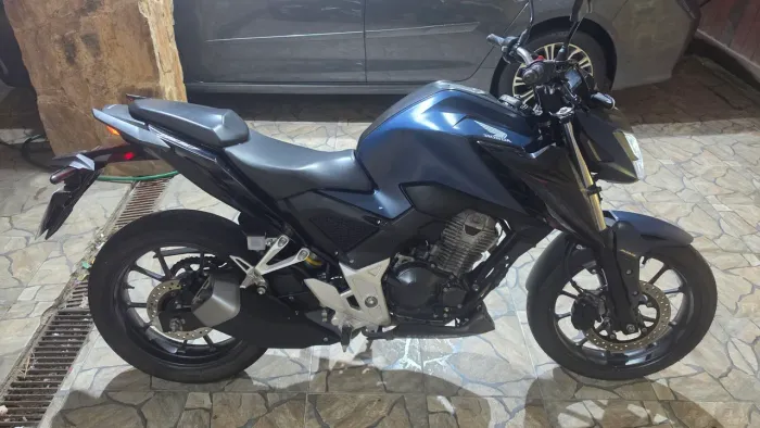 Cb 300f 2025