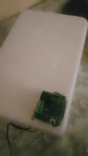 Chocadeira caseira funciona em 12v na bateria ou fonte cabem 10 ovos
