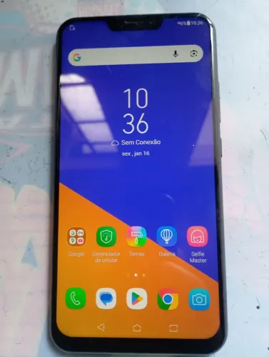 Celular Asus ZenFone 5 64 gb dual chip com detalhe na tela