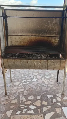 Vende se churrasqueira