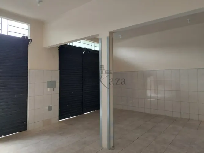 Oportunidade - Ponto Comercial em Condomínio - Jardim das Flores - 32m²