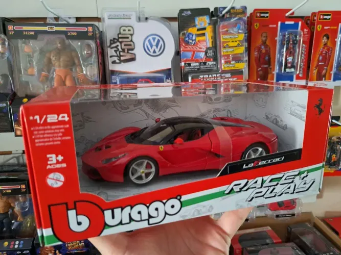 Miniatura La Ferrari Vermelho E Preto Bburago Race & Play 1:24 Novo e Lacrado