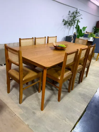Mesa de jantar elegante amadeirado 1.60x90