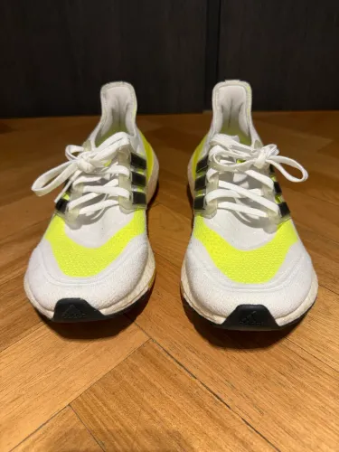 Tênis Adidas Ultraboost 21