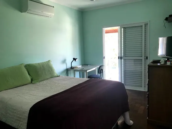Bela casa com espaço e Alto padrão 20 minutos de São José dos Campos