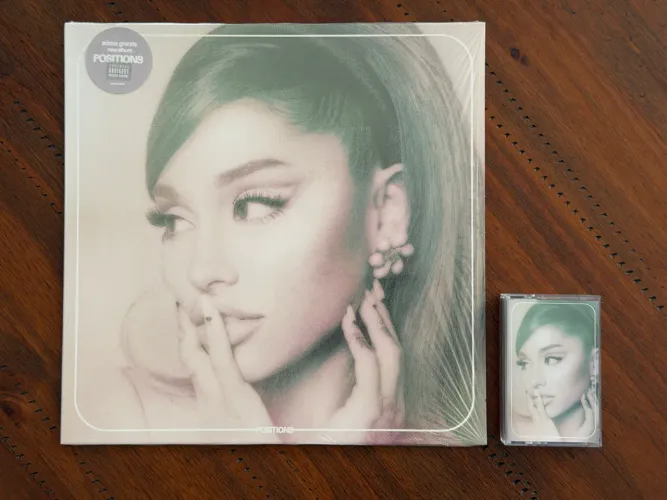 Bundle Ariana Grande LP e K7