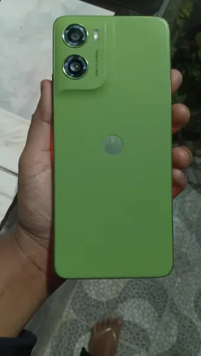 Celular usado um mês de uso. Esta otimo vendo por 400 