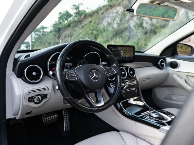 Mercedes-Benz C-200 Avantgarde 2.0 TB 16V 184cv Aut. 2015