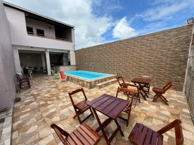 Casa com piscina para final de Samanta