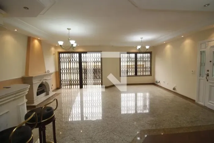 Casa à Venda - Vila Carrão, 4 Quartos, 370 m2