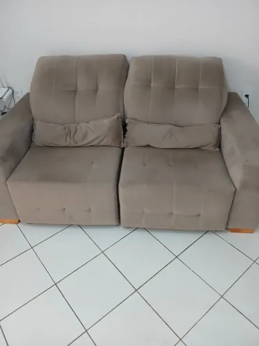 Sofá retrátil e reclinável 