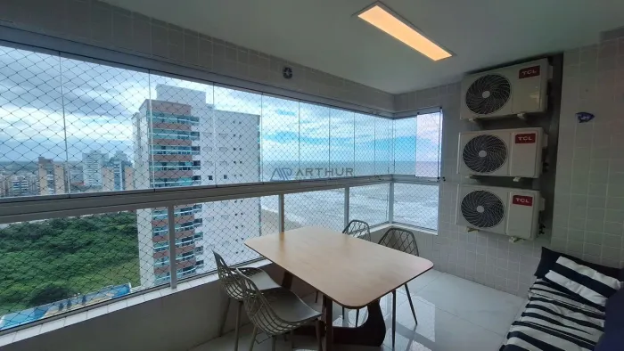 Apartamento à venda no Centro de Mongaguá com Vista lateral para o Mar