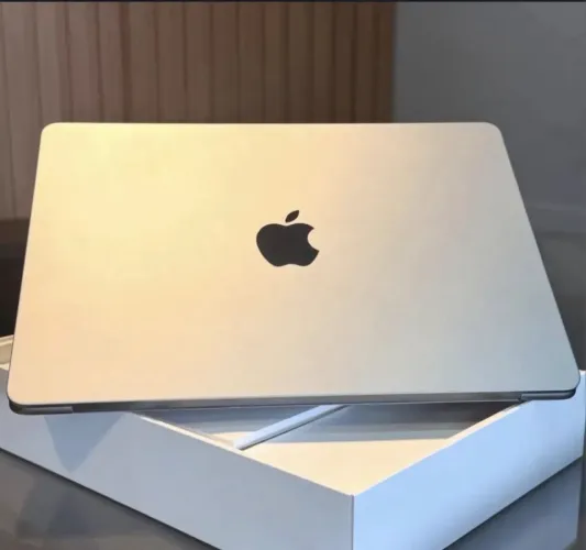 MacBook M4