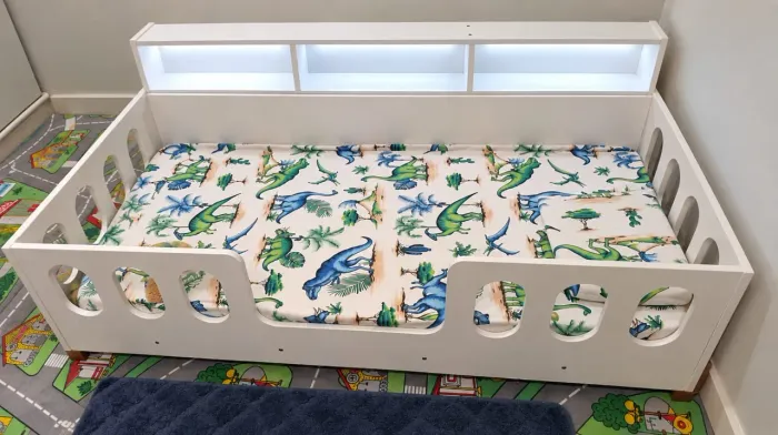 Cama Montessoriana com Led e Nicho