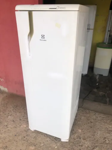 Geladeira Electrolux RFE39
