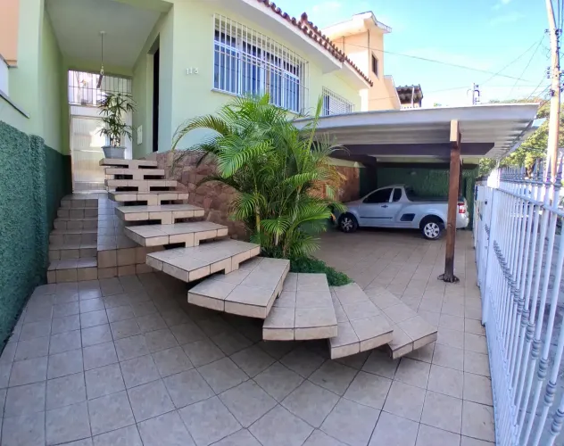 Oportunidade de imóvel residencial na Vila Romana - 2 casas- 2 vagas - Quintal - Churrasqu