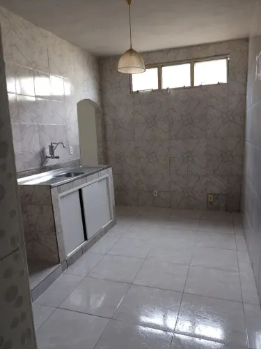 Alugo casa valor 1700 bairro da luz nova Iguaçu rj