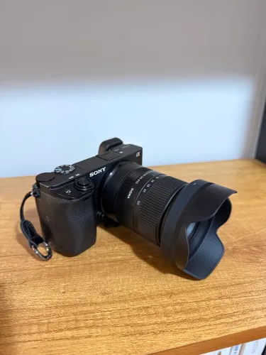 Câmera Sony A6300 Lente Sigma 18-50 f/2.8 + acessórios NÃO TROCO