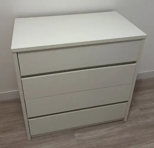 Cômoda MINCE - Tok&Stok - 4 Gavetas - 90 cm X 45 cm