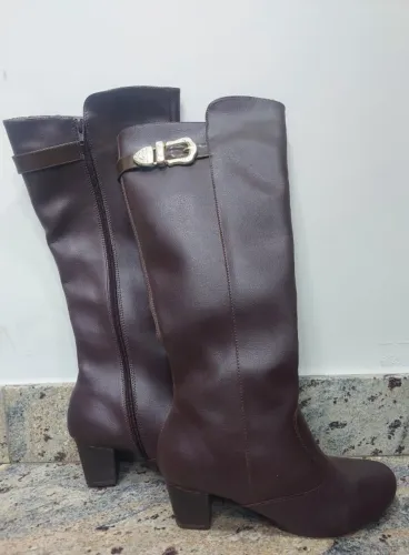 Bota de couro