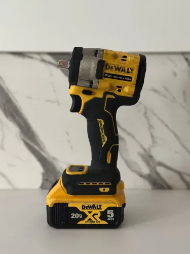 Chave de Impacto DeWalt DCF922 20V Brushless + Bateria Original 5Ah