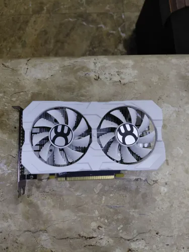 Placa de vídeo RX 580 com 8 GB R$ 450,00.