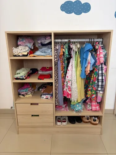 Guarda-roupa infantil em MDF
