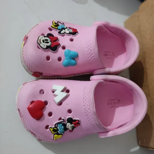 Crocs usado