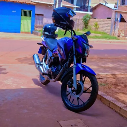 Vendo ou troco em carro linda titan 160 ano 2019