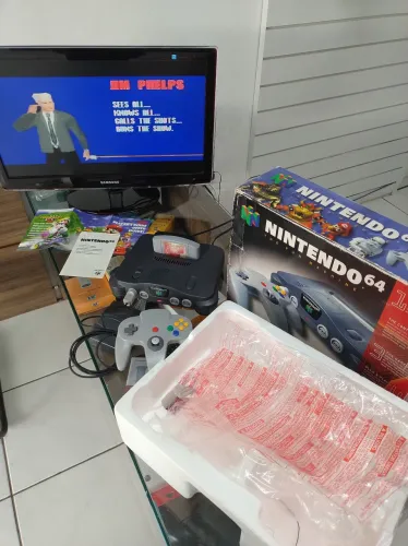 Nintendo 64 na caixa