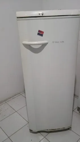Vendesse uma geladeira 